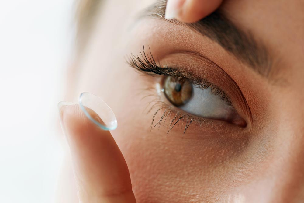 contact-lens-fitting